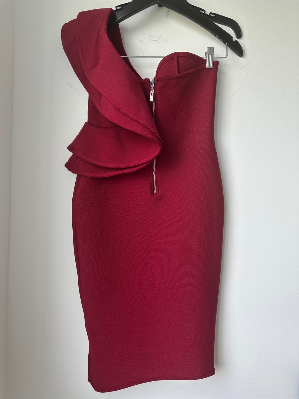 One-Shoulder Red Ruffle Bodycon Dress Size M - Picture 6 of 10
